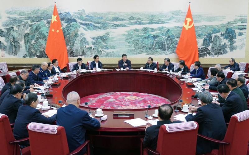 　　12月25日至26日，中共中央政治局召開民主生活會(huì)，中共中央總書記習(xí)近平主持會(huì)議并發(fā)表重要講話。新華社記者 謝環(huán)馳 攝